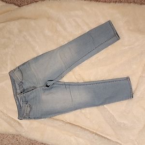 Light wash skinny jeans